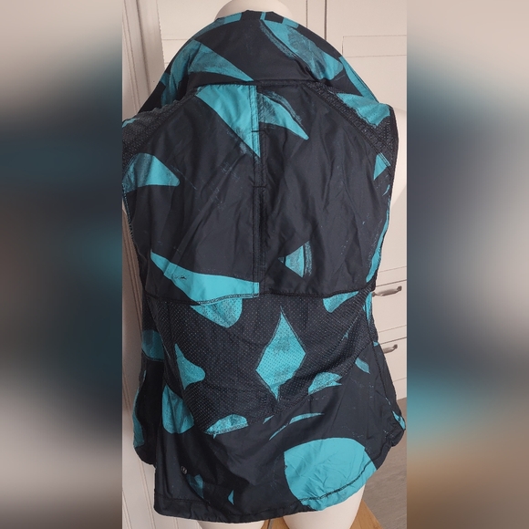 Lululemon Women’s Pack-It Vest Back Spin Stroke Peacock Blue Black Size 10 EUC - Picture 2 of 12